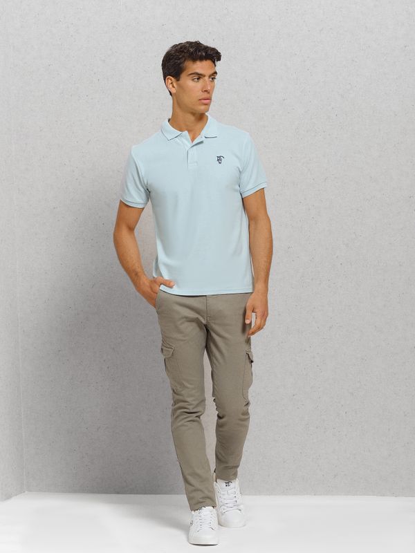 Polo Básico com Detalhe Patch | Celeste