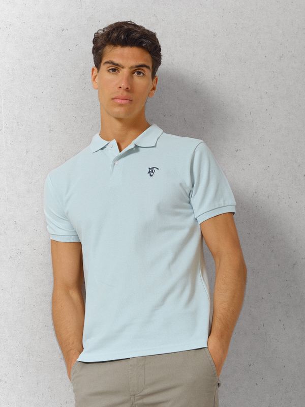 Polo Básico com Detalhe Patch | Celeste