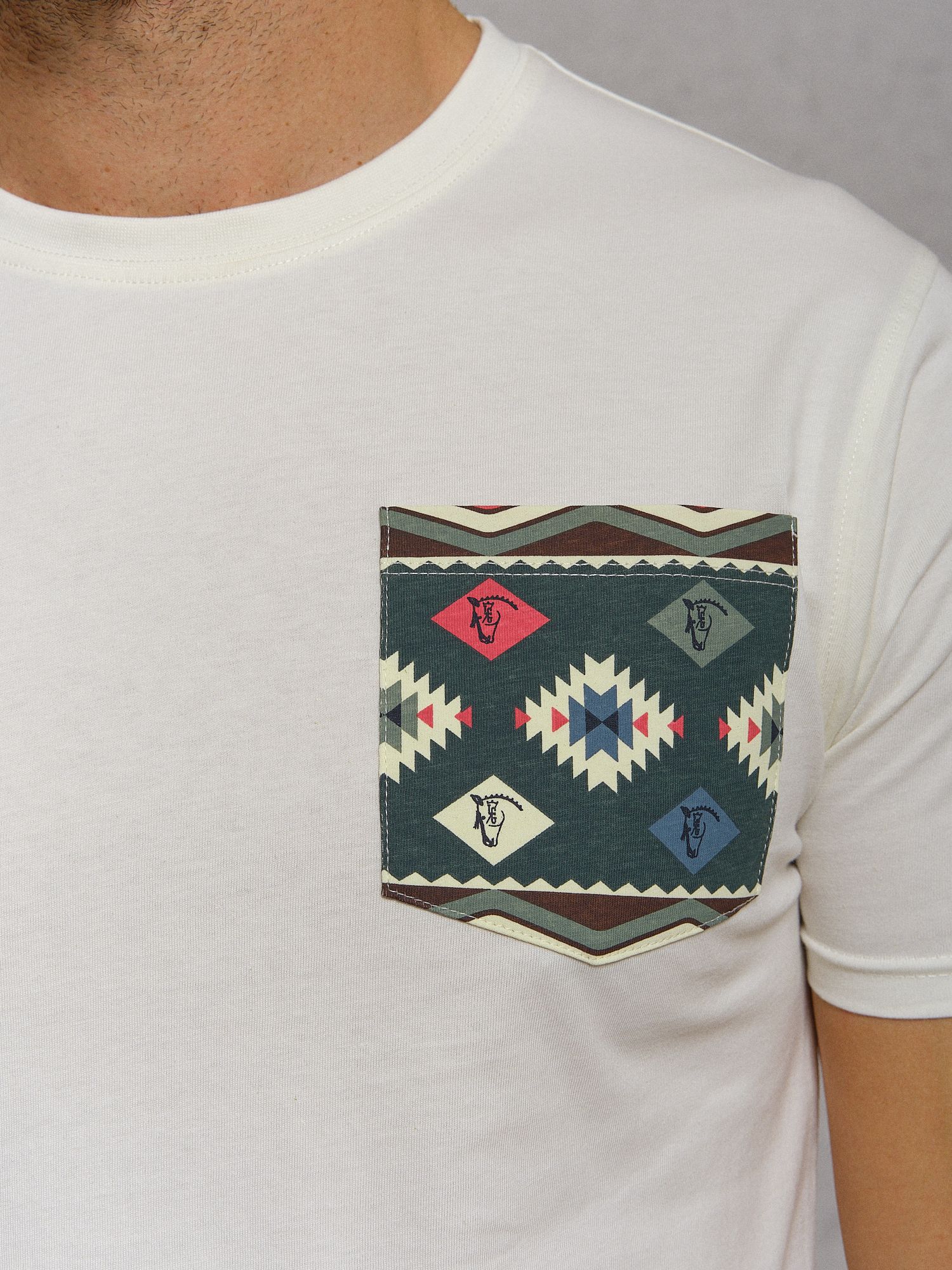 Ethnic Pocket T-shirt | Crudo