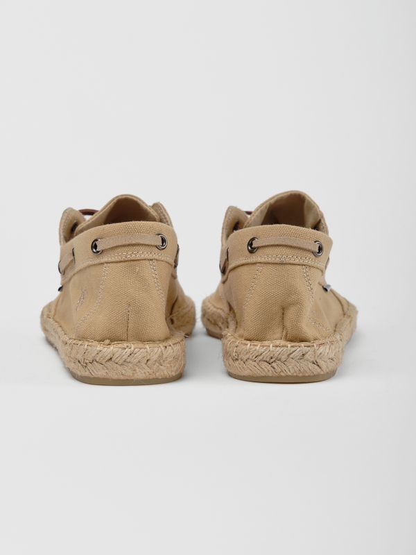 ​Alpercata Náutica Milos | Arena