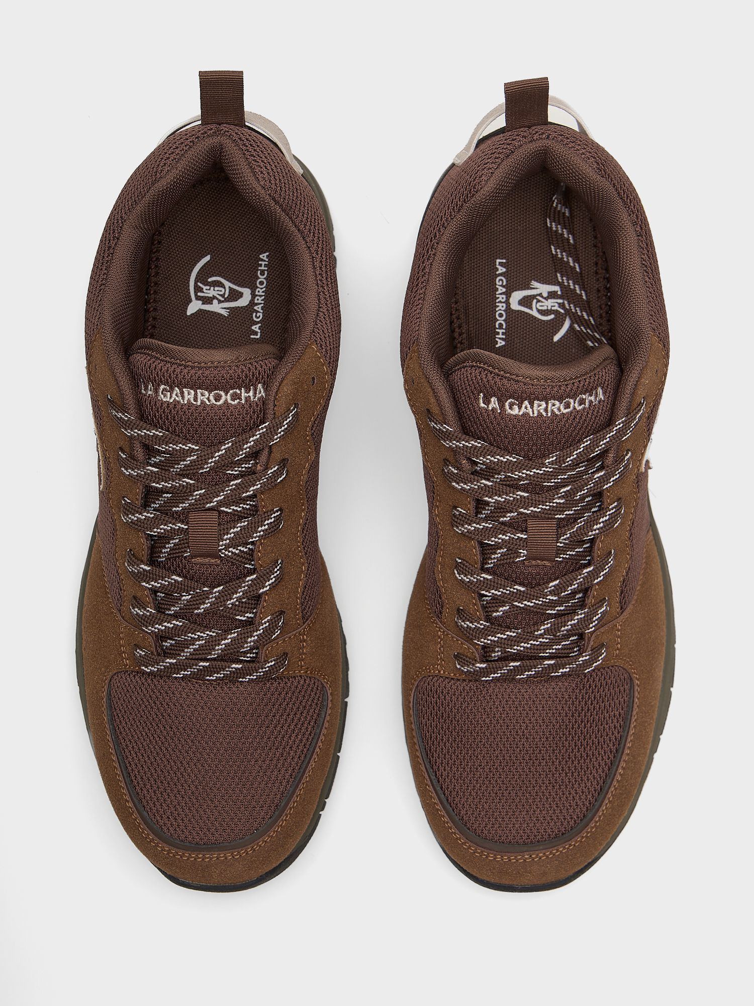 Hiking Sneakers | Carbón