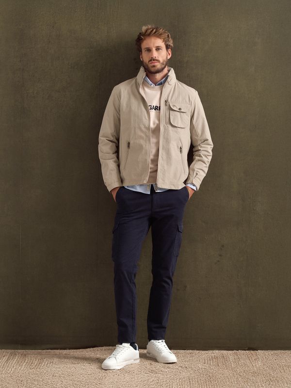 Jaqueta corta-vento técnica | Beige