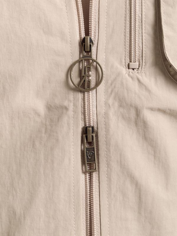 Jaqueta corta-vento técnica | Beige