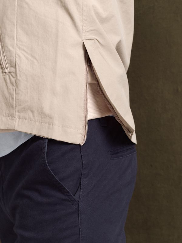 Jaqueta corta-vento técnica | Beige