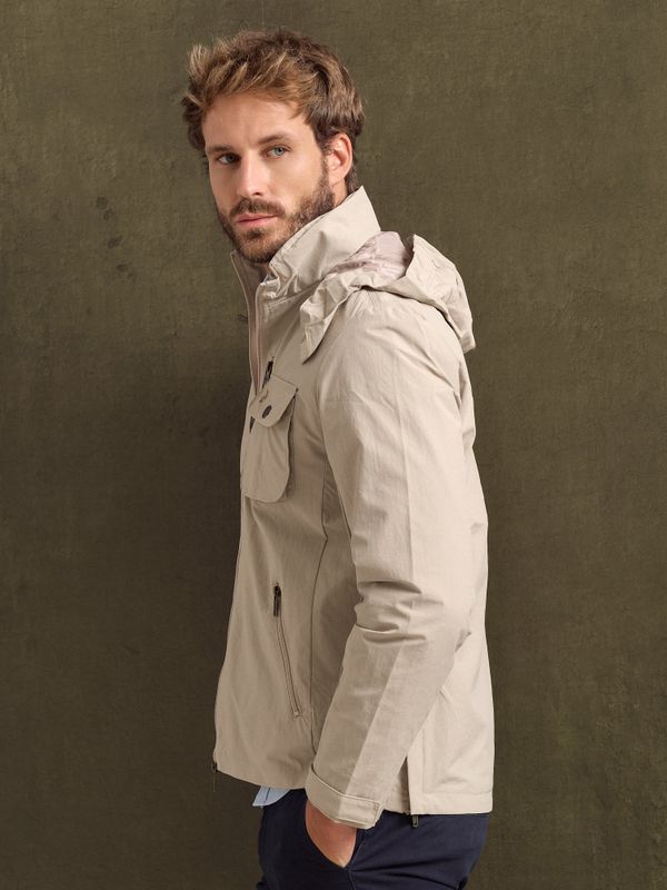 Jaqueta corta-vento técnica | Beige