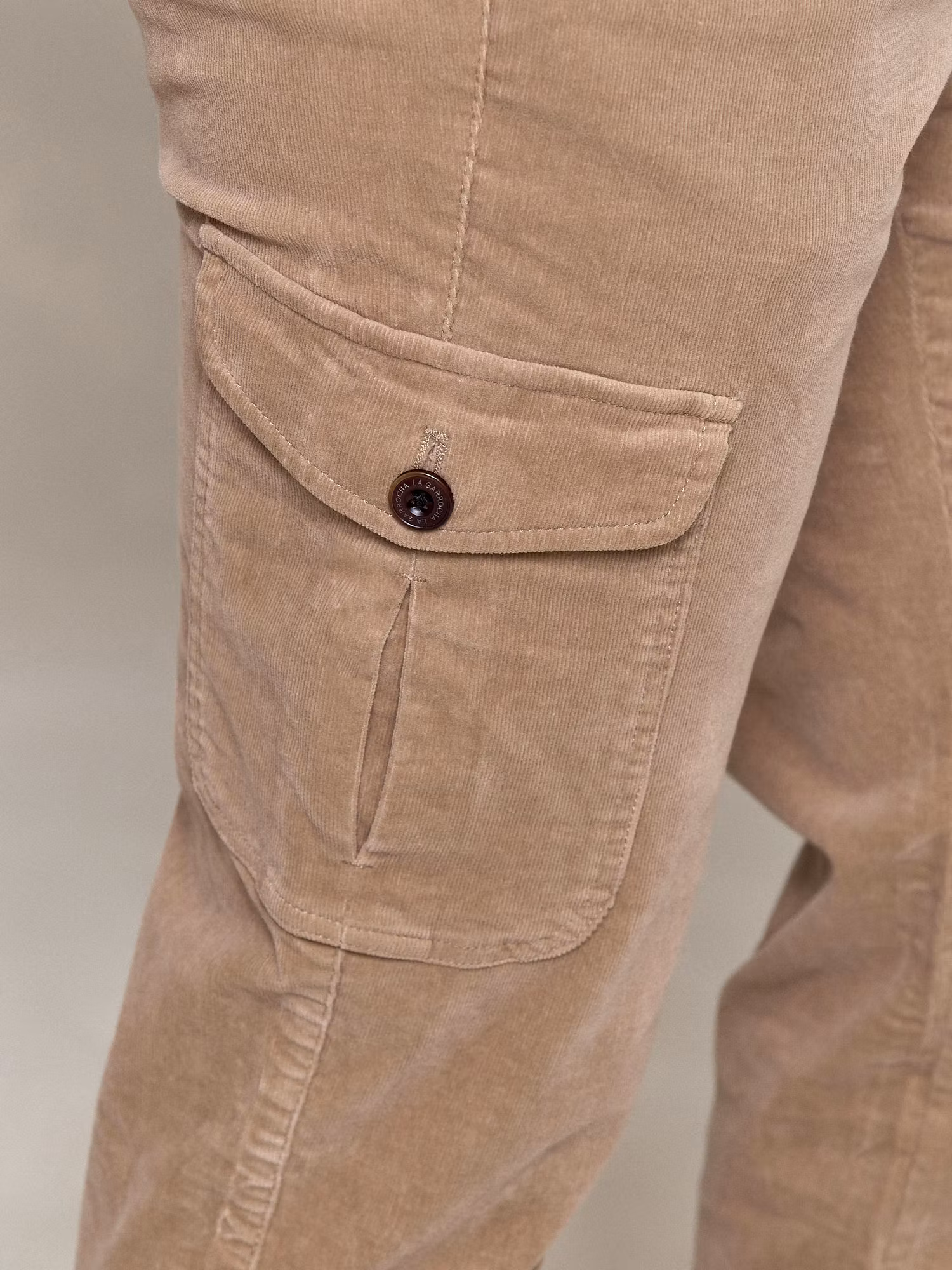 Cotton cargo trousers | Camel