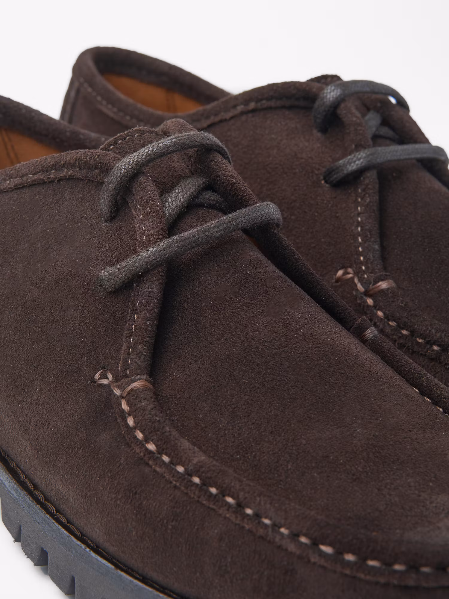 Lace-up shoe