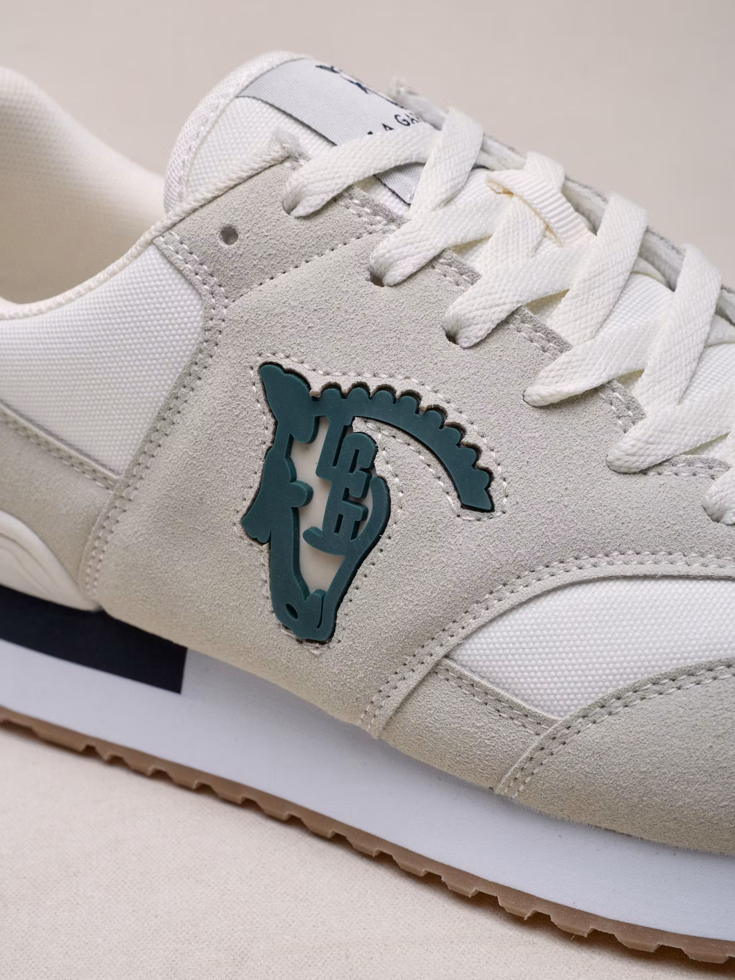 Gotan Sneakers | Ecru