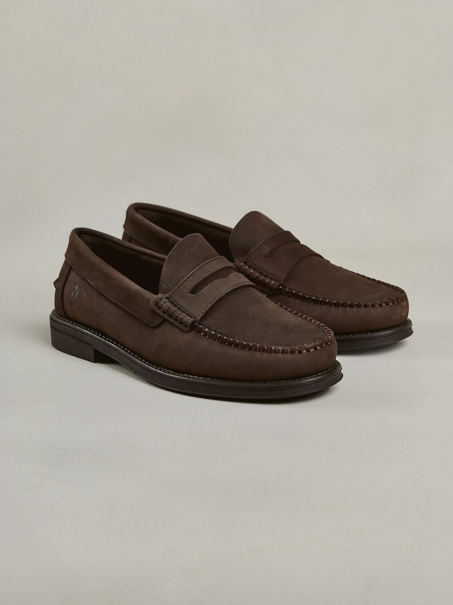 Nobuk Castellano Shoe