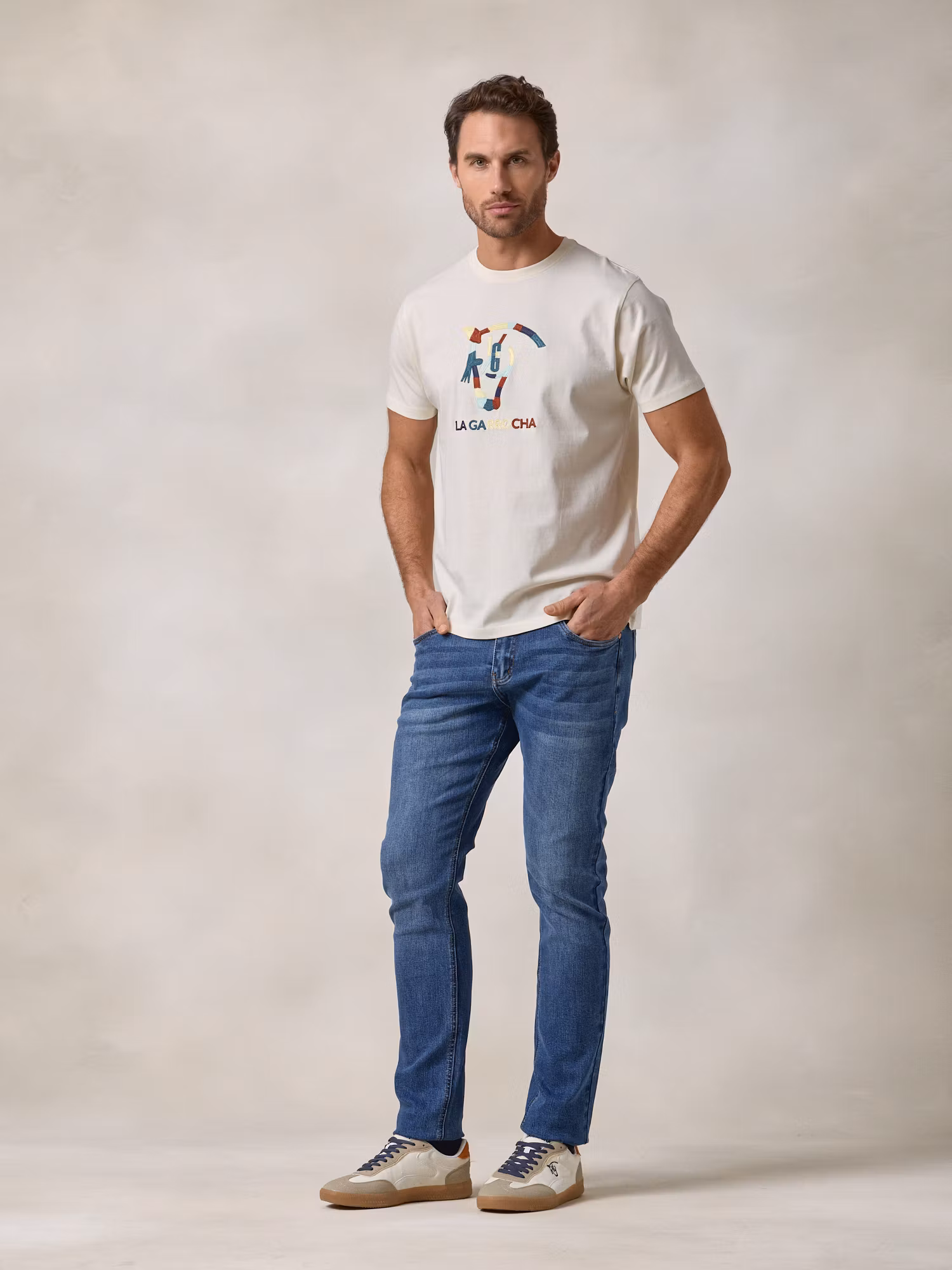Camiseta Caballo Bordado | Crudo