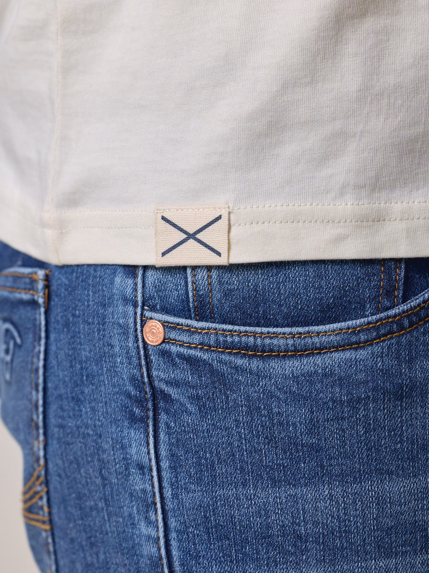 Camiseta Caballo Bordado | Crudo