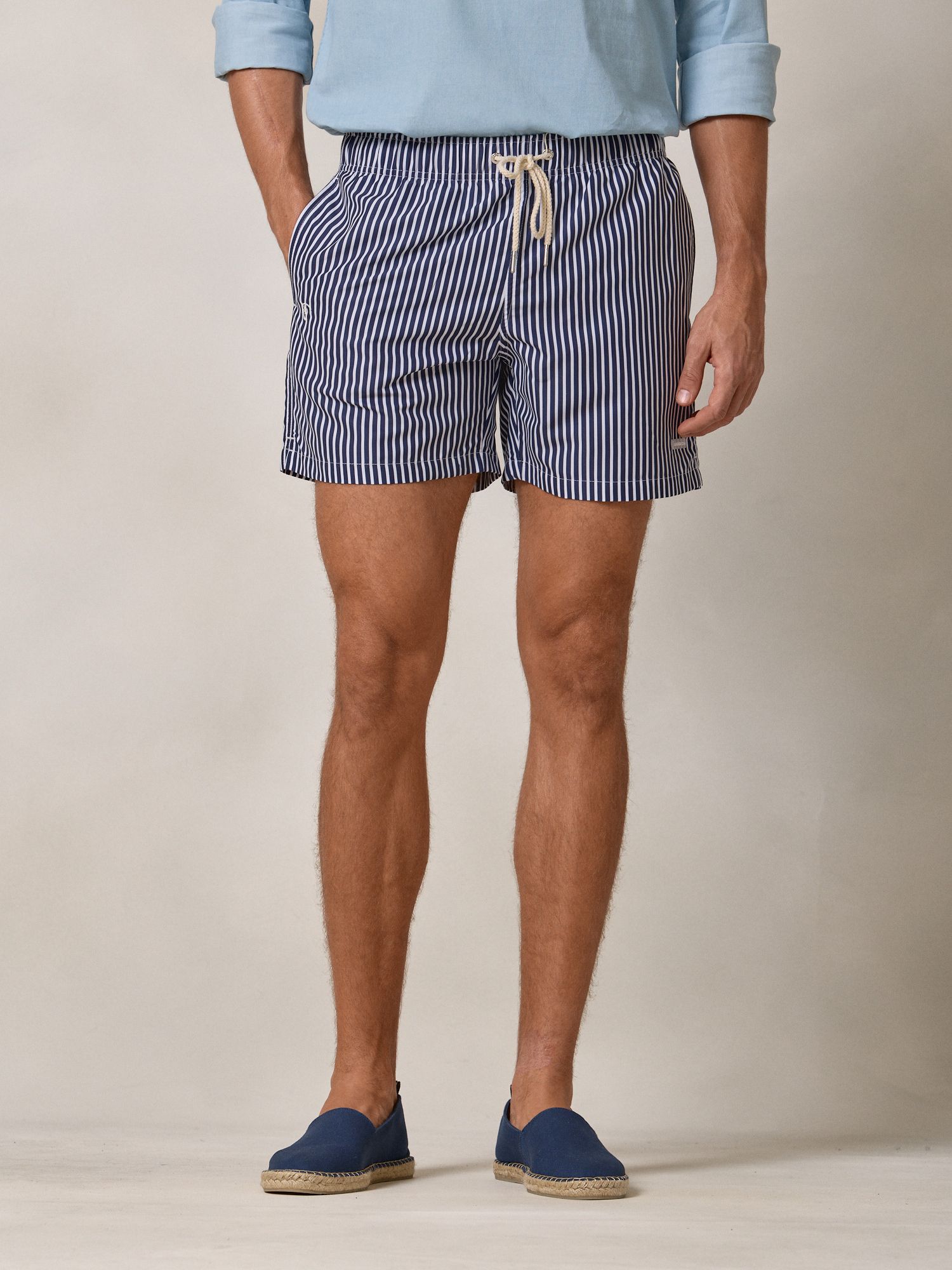 Calção de Banho Listrado com Bolso em Contraste | Azul Marinho