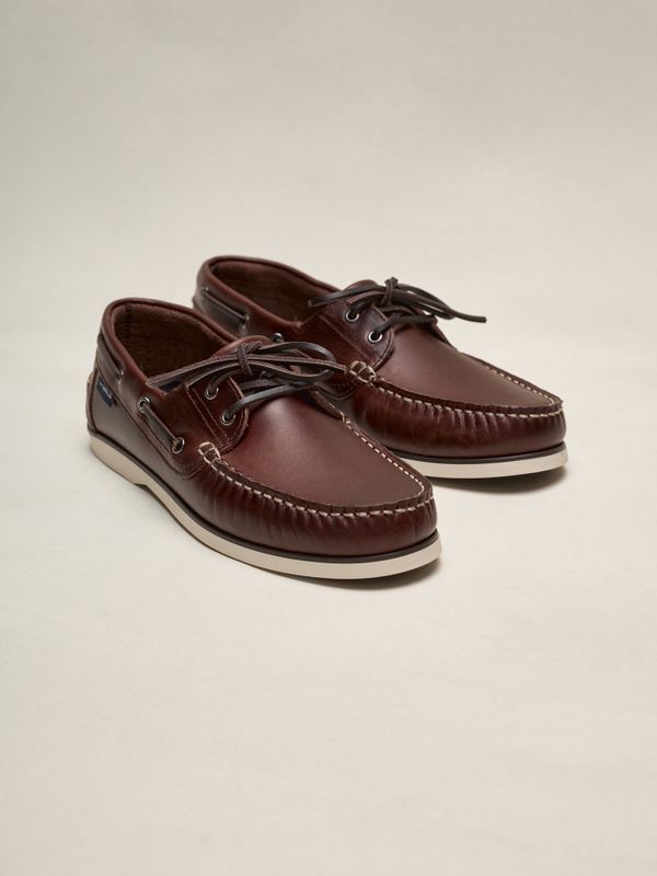 Leather boat shoe