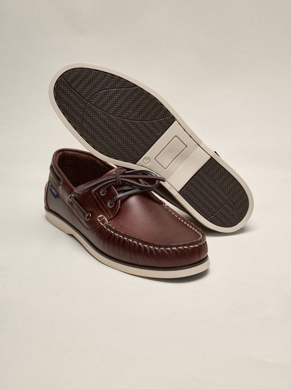 Leather boat shoe