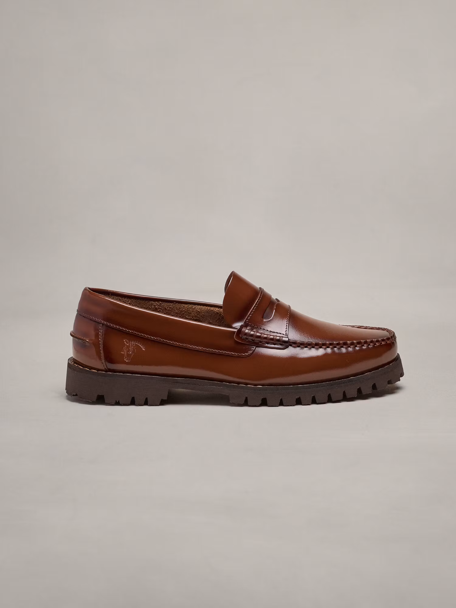 Mocassim com Tira Escovado com Sola Track