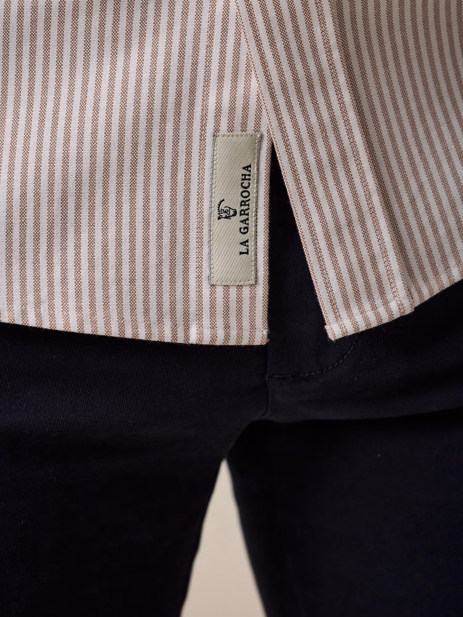 Camisa Oxford Listrada | Taupe