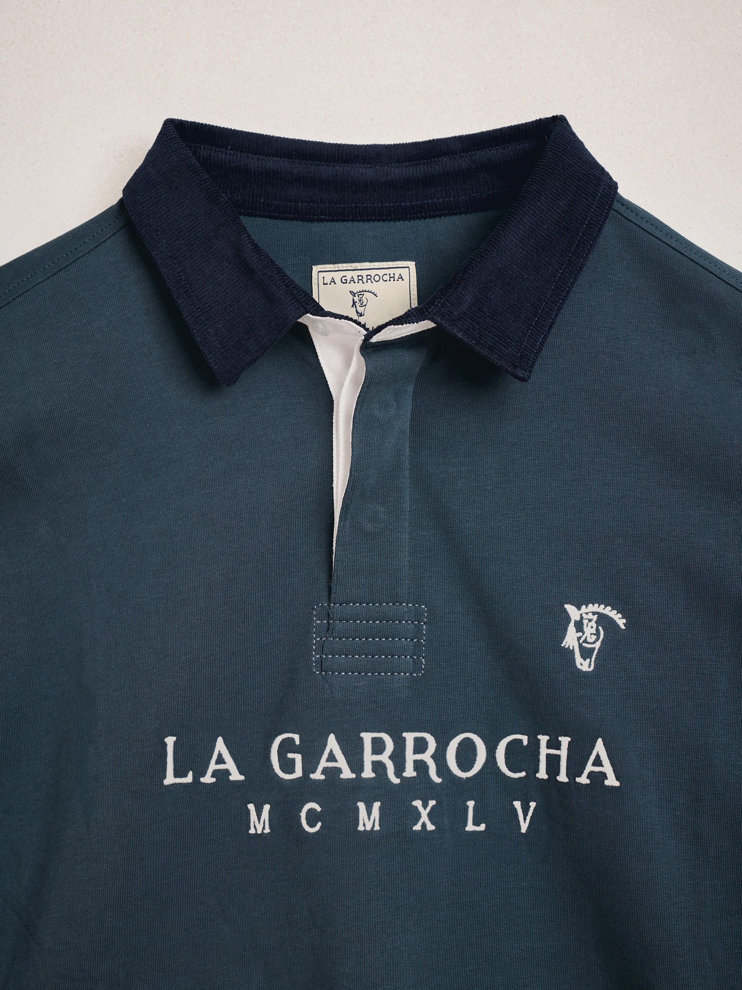 Corduroy collar contrast polo | Lake Blue