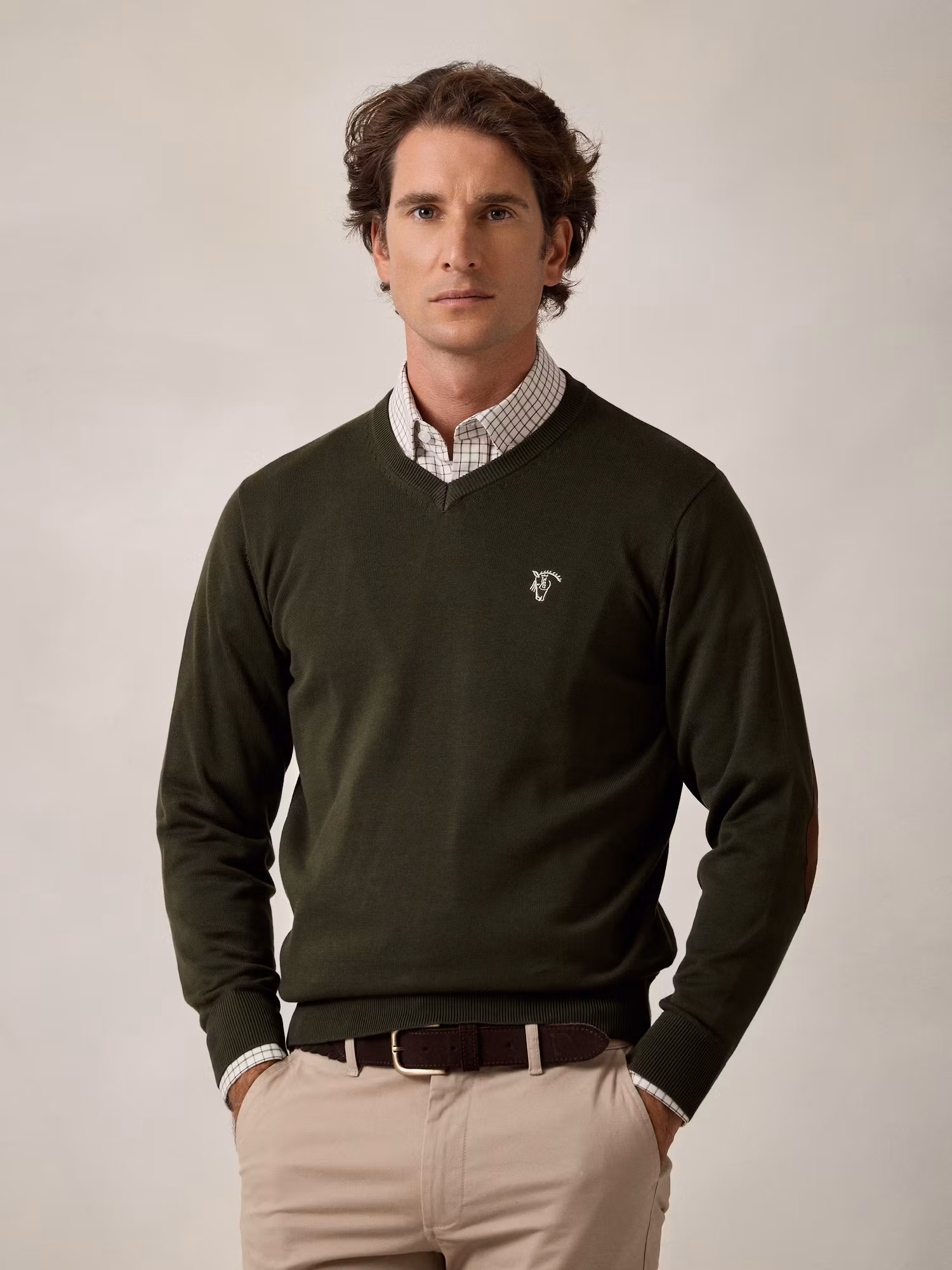 V-neck sweater with elbow patch | Hunter Green