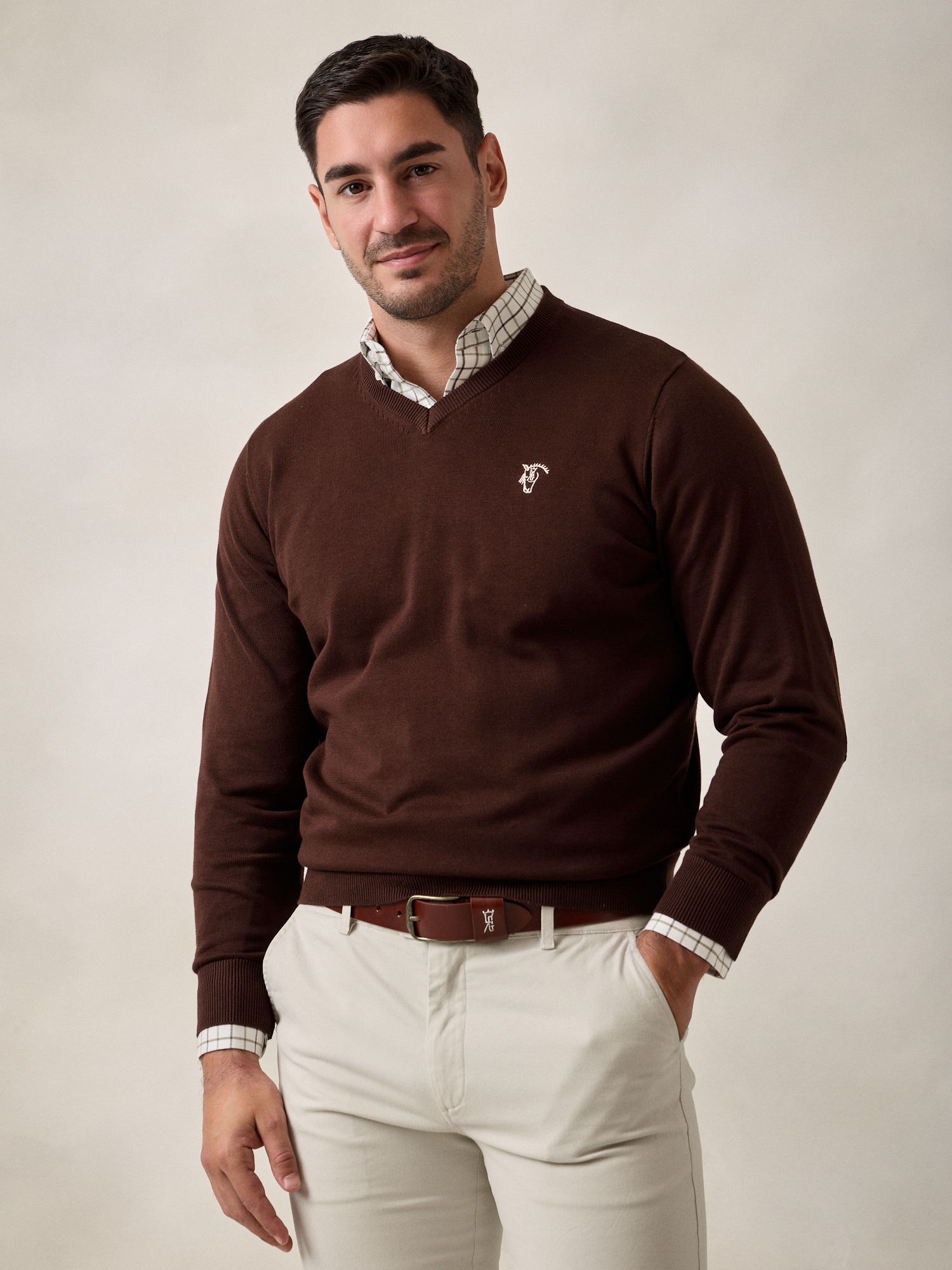 Suéter decote em V com cotoveleiras | Moka