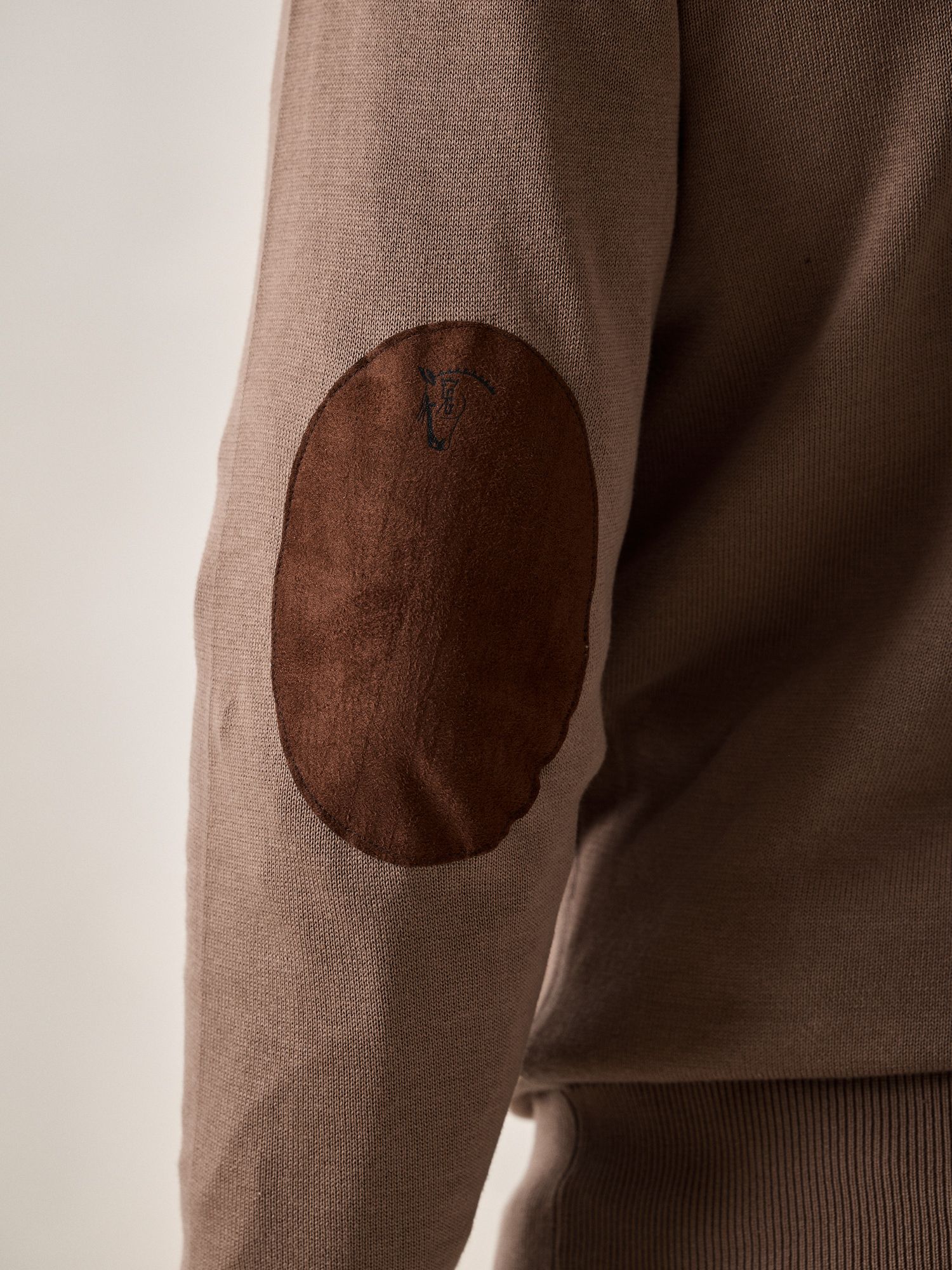 Suéter Gola V com cotoveleiras | Taupe