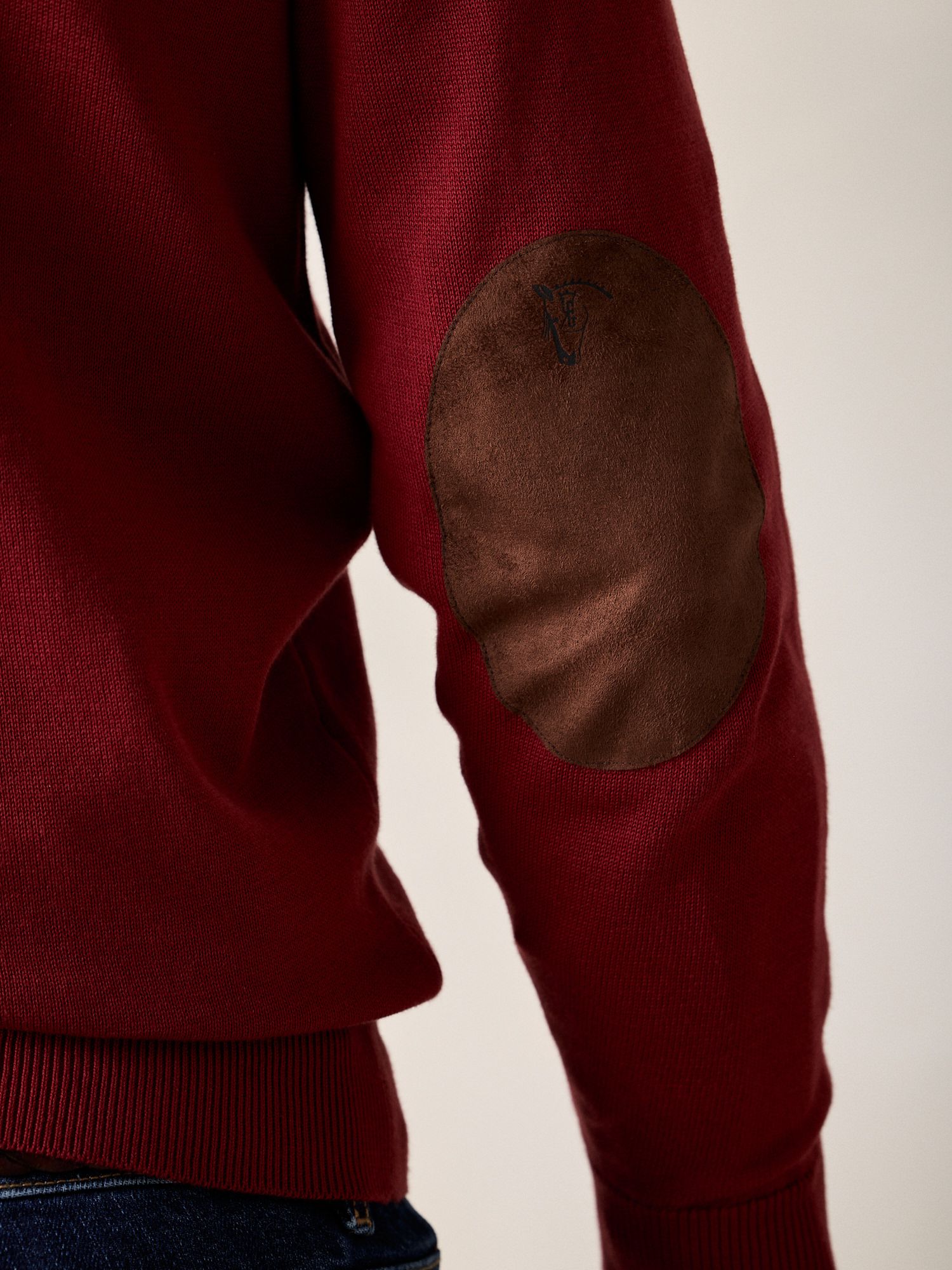 Pull col V avec coudières | Cramoisi