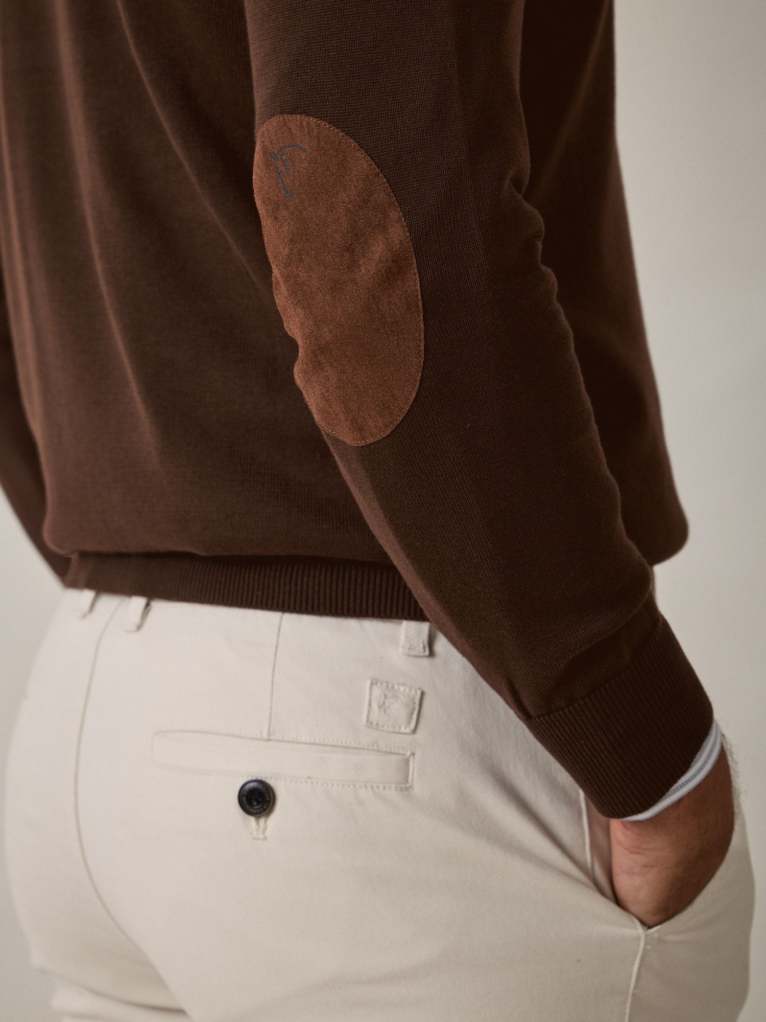 Pull Demi-Zip Brand | Moka