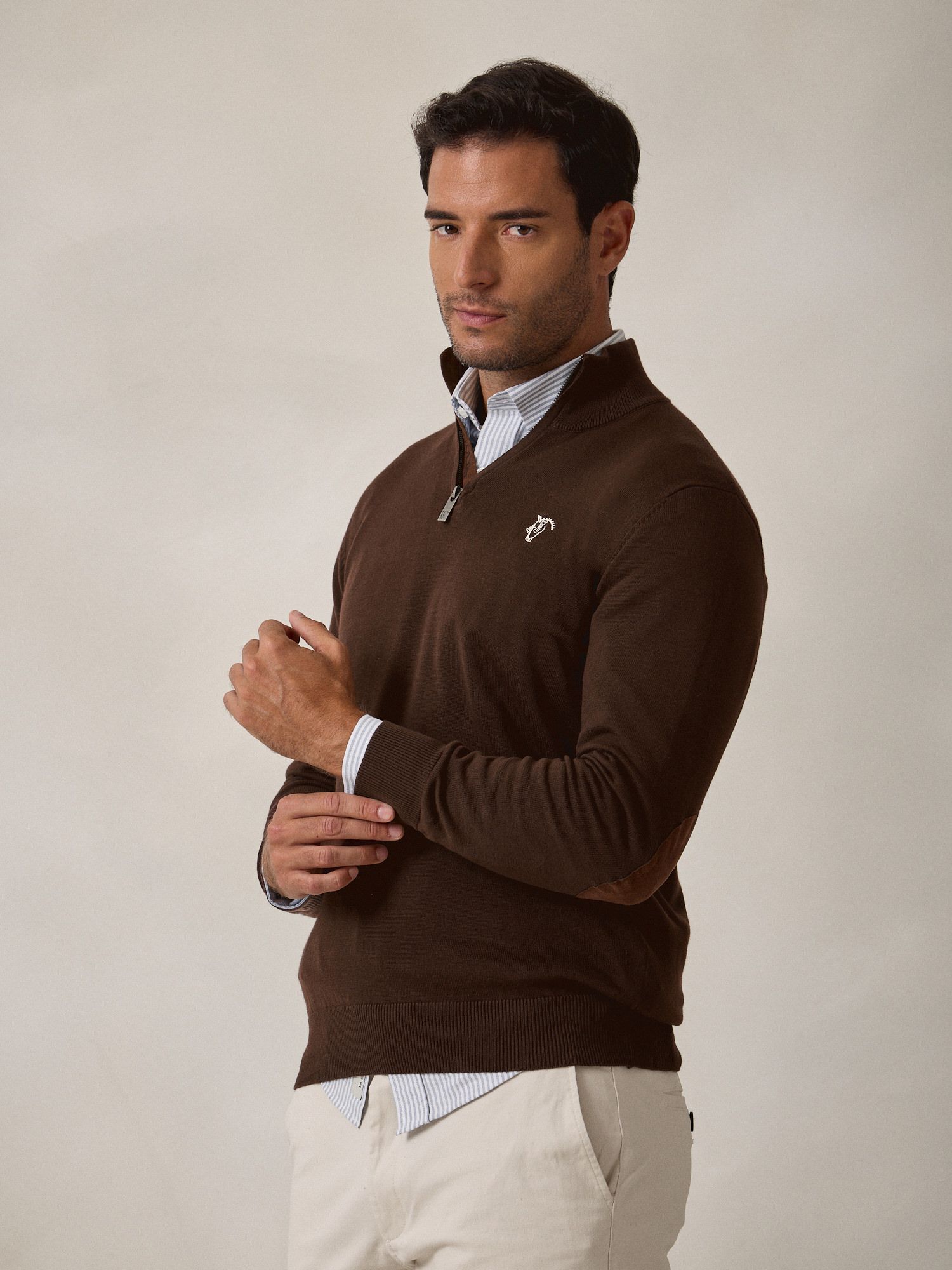 Pull Demi-Zip Brand | Moka