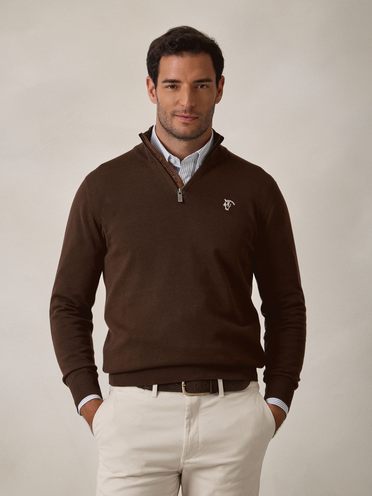 Pull Demi-Zip Brand | Moka