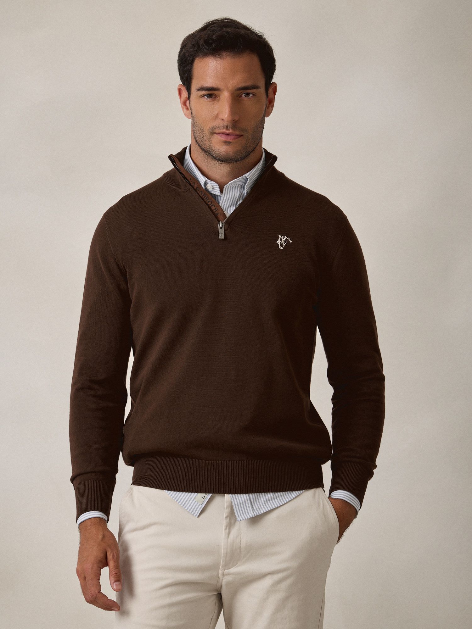 Pull Demi-Zip Brand | Moka