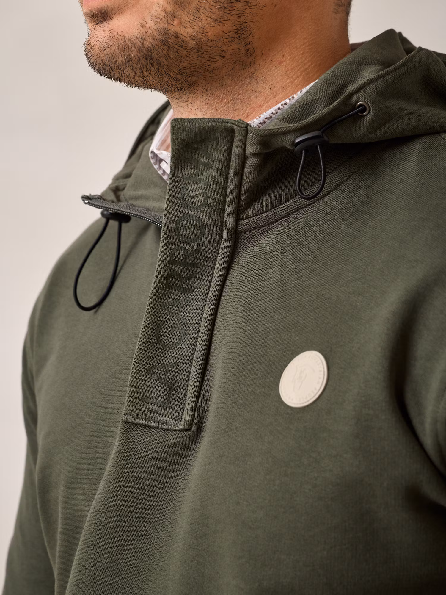 Sweatshirt com Meio Zíper e Capuz | Cáqui